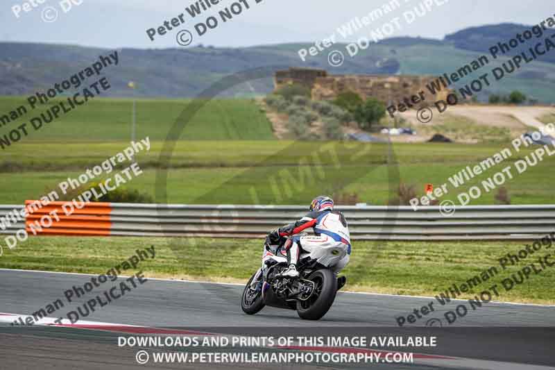 cadwell no limits trackday;cadwell park;cadwell park photographs;cadwell trackday photographs;enduro digital images;event digital images;eventdigitalimages;navarra;no limits trackdays;peter wileman photography;racing digital images;trackday digital images;trackday photos